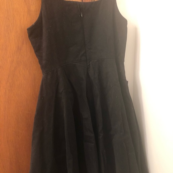 Sleeveless black fit and flare dress - Picture 4 of 4